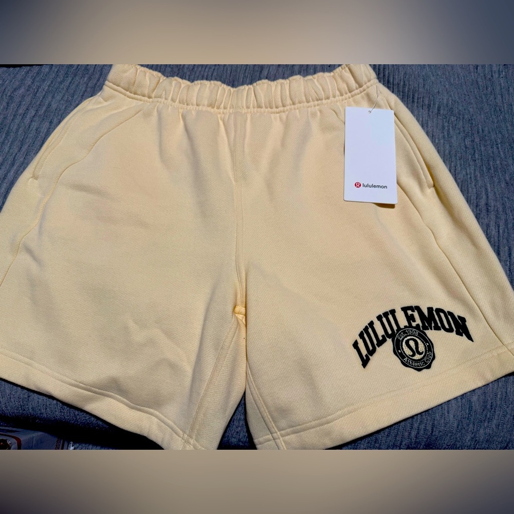 Lululemon | size small | scuba oversized MR short 7”